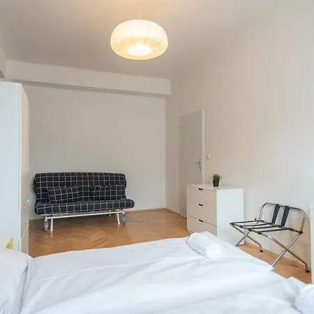 Blanicka 9 - 2 Apartment